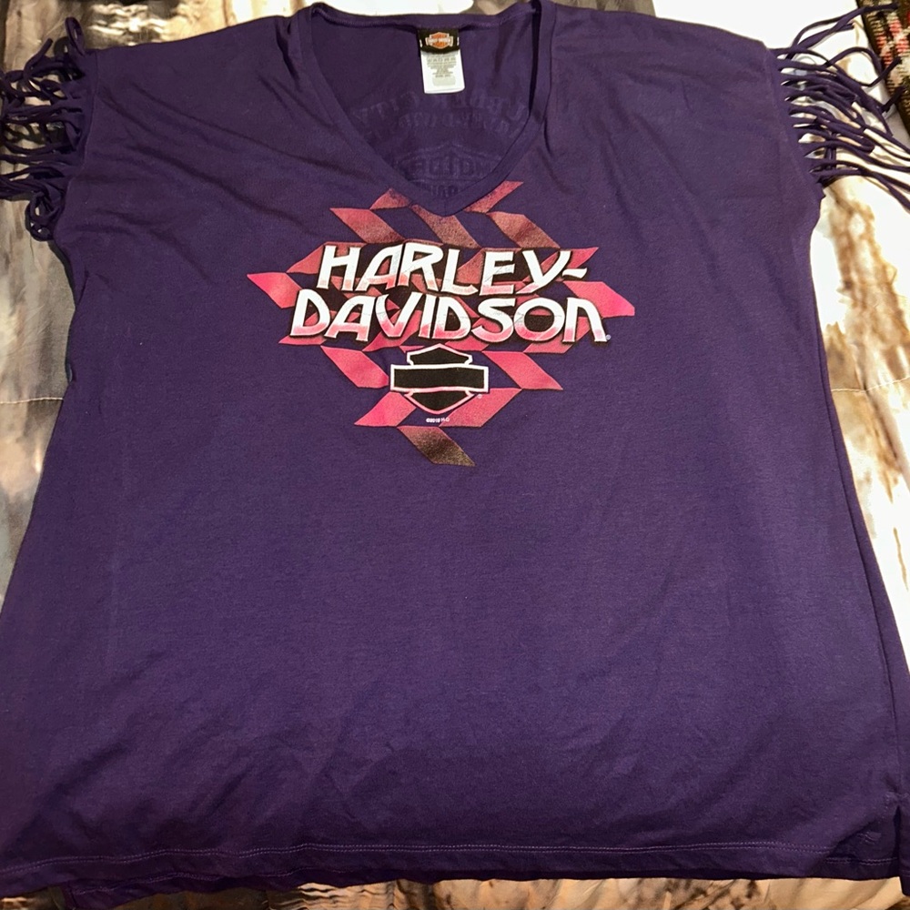 Women’s size XXL Harley Davidson shirt purple color